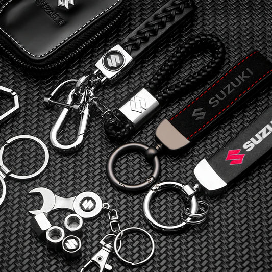 Porte-clés pour Suzuki en cuir et en métal